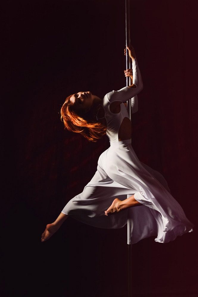pole-dance-1287822_1920