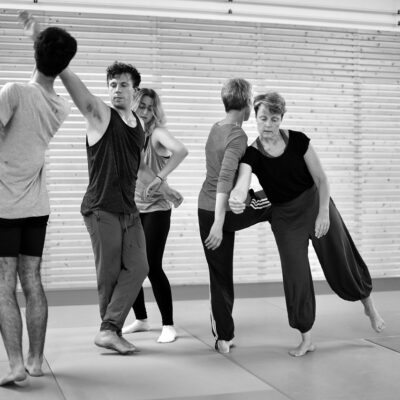 contact-improvisation-ga9f6f9cd6_1280